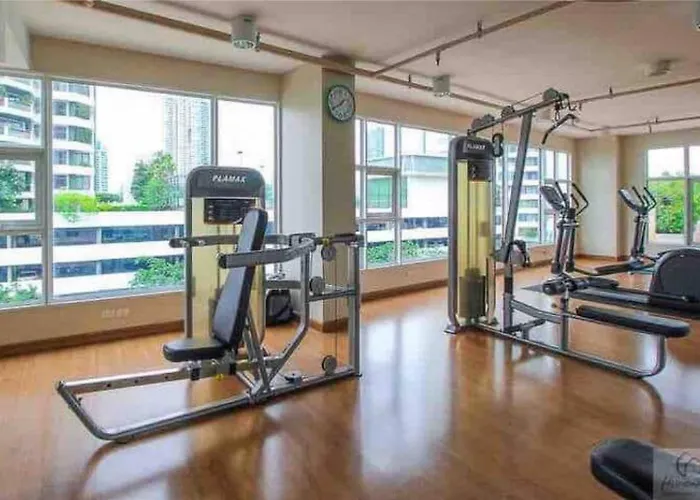 Superbe 2 Chb Avec Vue Sur Rivière, Gym Et Piscine Appartement Bangkok